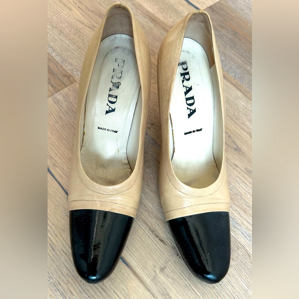 Prada spectators in tan/beige & black